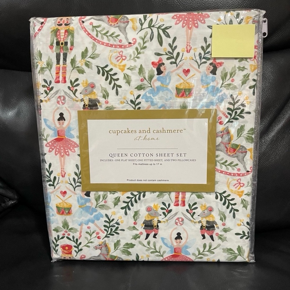 Cupcakes and Cashmere Christmas Nutcracker Queen Cotton Sheet Set